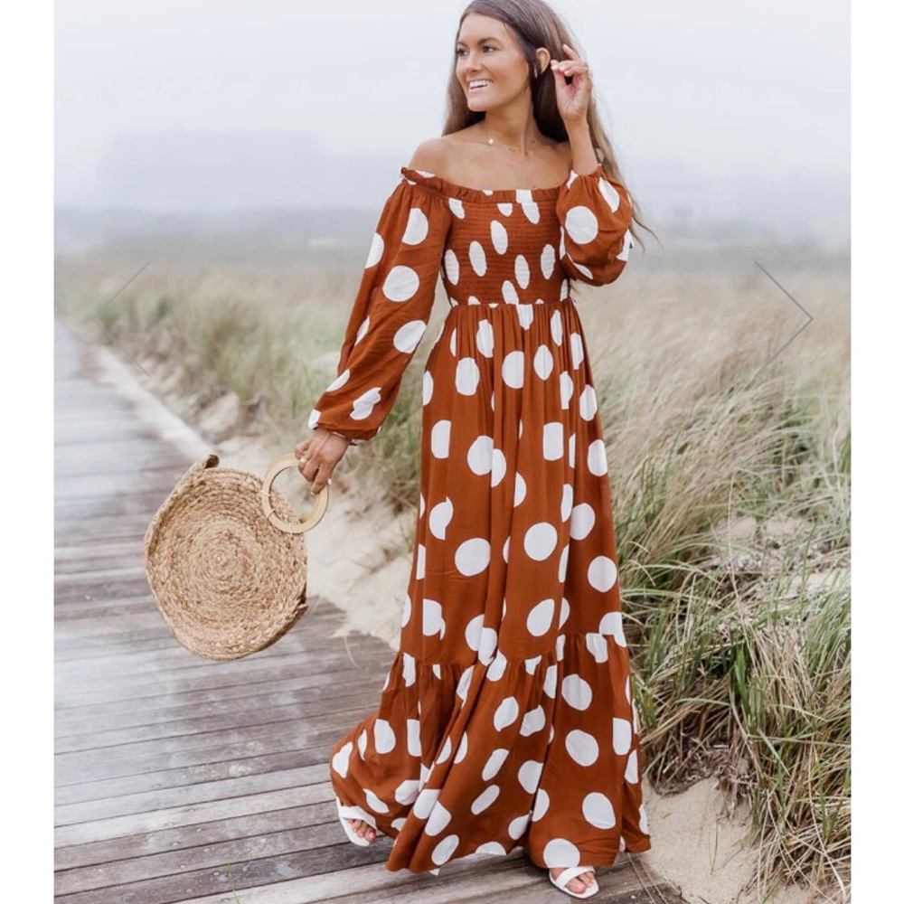 Super adorable off the shoulder dress